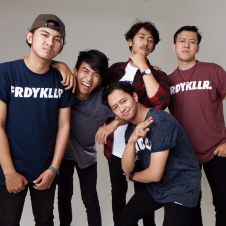 Close me closet Lepaskan “Hilang Arah” Feat ferdinan sharoon
