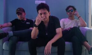 Adaptasi atau Mati, judul Album Peraukertas