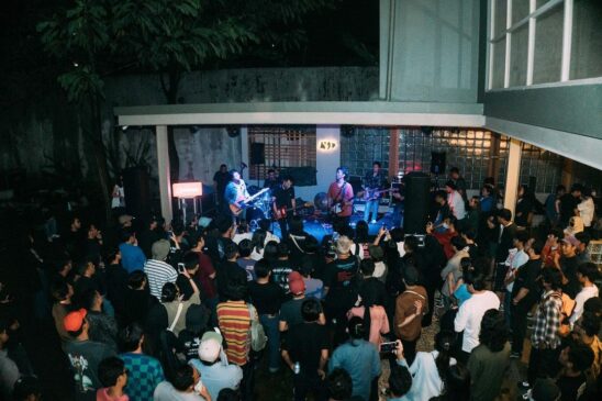 Semesta Bergoyang dalam Gigs Hagu Coffee & Space