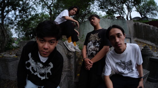 Amourized Muntahkan FROSTBITE “Gambaran Mati Rasa Para Pembohong”