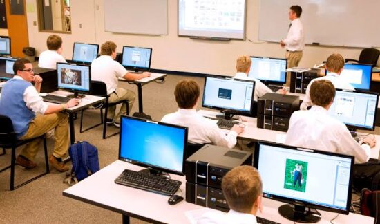 Era Digital Mahasiswa Harus Berpikir Kritis