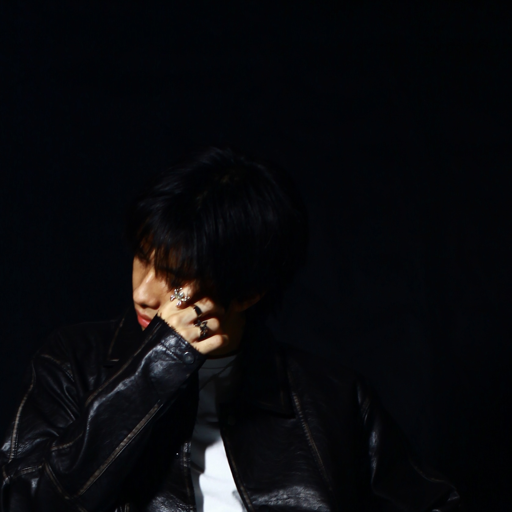 Weda Mauve Membakar Musim Panas Dengan Energi Muda Lewat “[STILL ON] REPEAT”