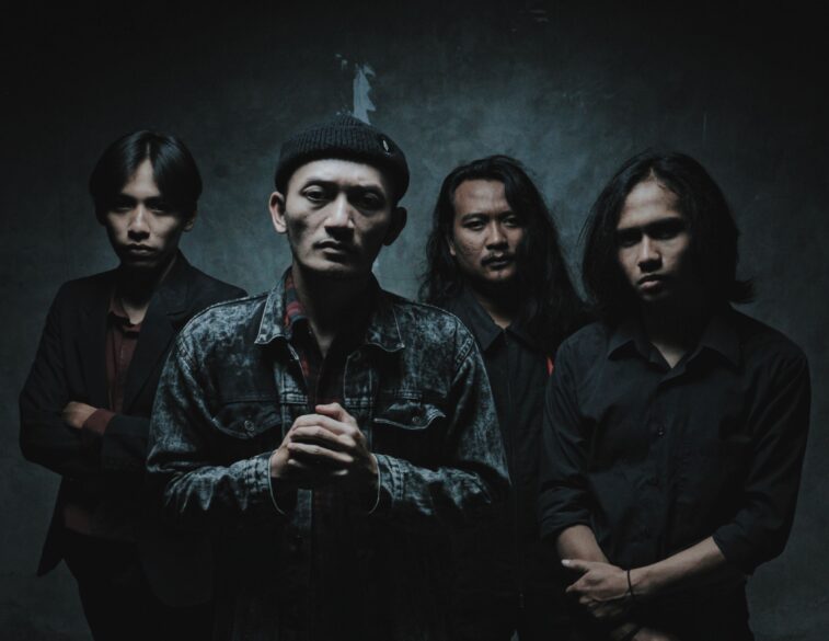 Hyper Rilis Album “Don’t Trust Anyone“