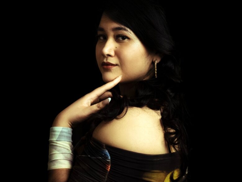 Membawa Chamber Pop ke Gen Z, Kamila Batavia mendobrak industri musik Indonesia dengan single perdana “Berakhir dan Berlalu”