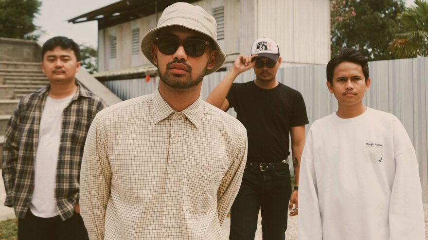 Crayon Cosmos Hadir dengan Persona Baru di Lagu “OFFSIDE!”