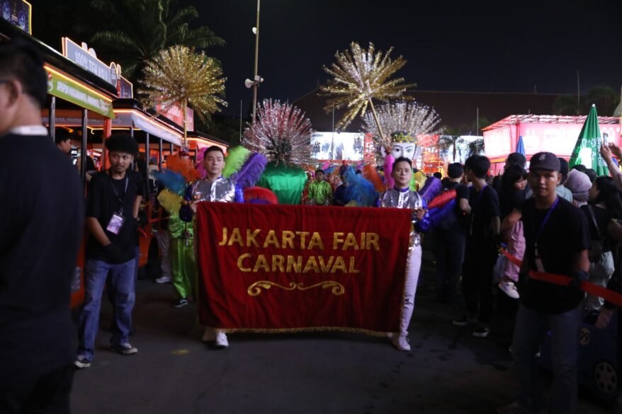 Parade Karnaval Jakarta Fair Hibur Pengunjung di Masa Libur