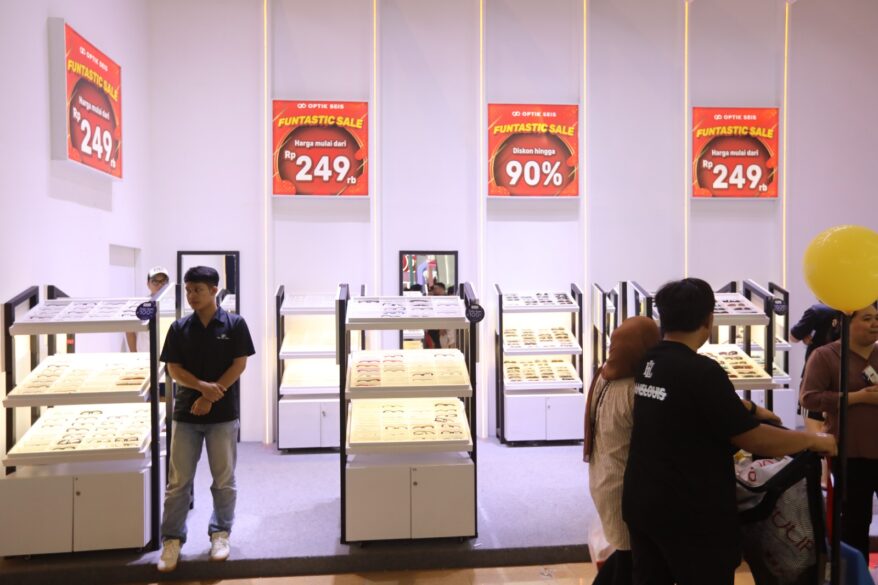 Promo Produk Kacamata, Beli 1 Gratis 1 di Jakarta Fair