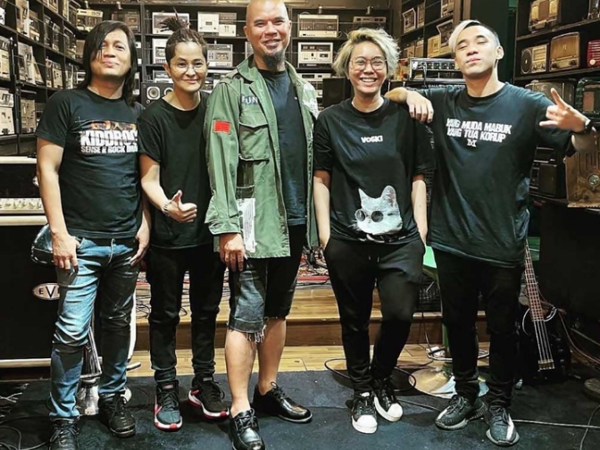 AHMAD DHANI Cari Penggantinya untuk di T.R.I.A.D lewat Audisi TRIAD IDOL