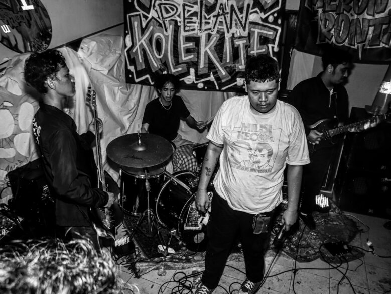 Merdeka Dari Deadline, Ekspektasi Pendengar, Trend Pasar, dan Batasan Genre,The Jems Rilis Vinyl EP Terbaru “We Owe You Nothin”