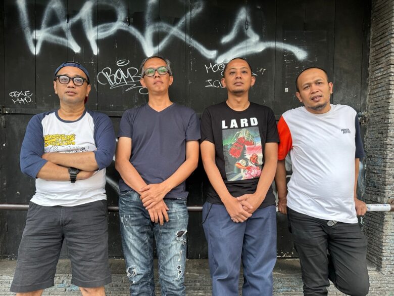 “Epilog Bullshit”, Young Coconut Sajikan Ode Untuk Mereka yang Berdiri di Persimpangan