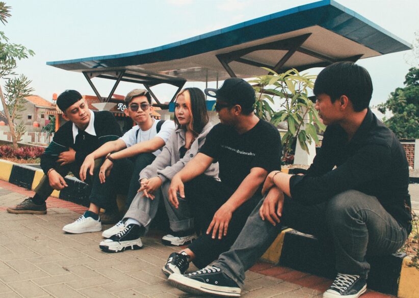 Thursday Evening hadirkan Karya Sedih dengan Pembawaan yang Energik & “Hopeless”