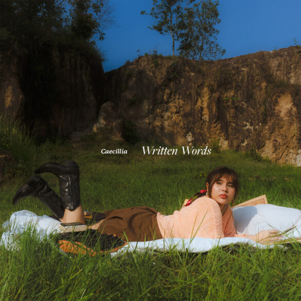 Caecillia Mengumumkan Single Debut “Written Words” Lagu Emosional untuk Mereka yang Tersesat dan Menemukan Diri