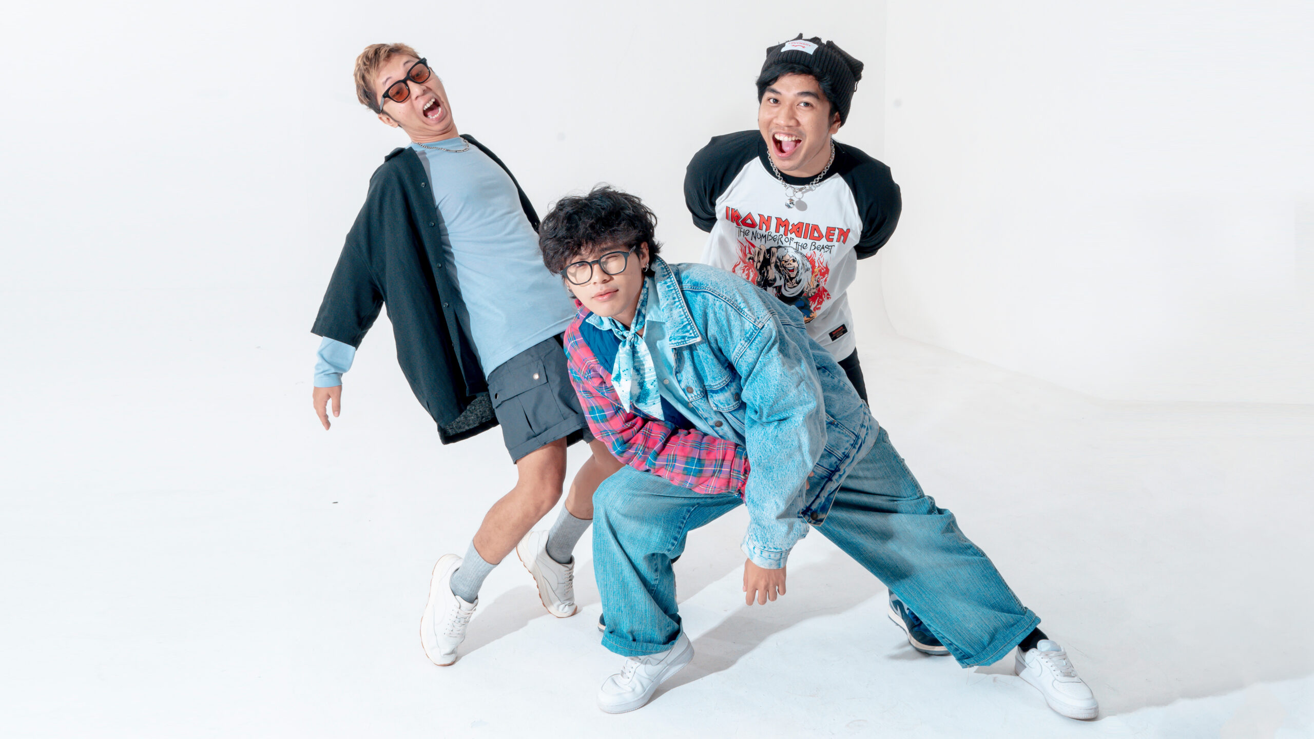 ANARCUTE Rilis MV “PESTA PURA” pake Smartphone