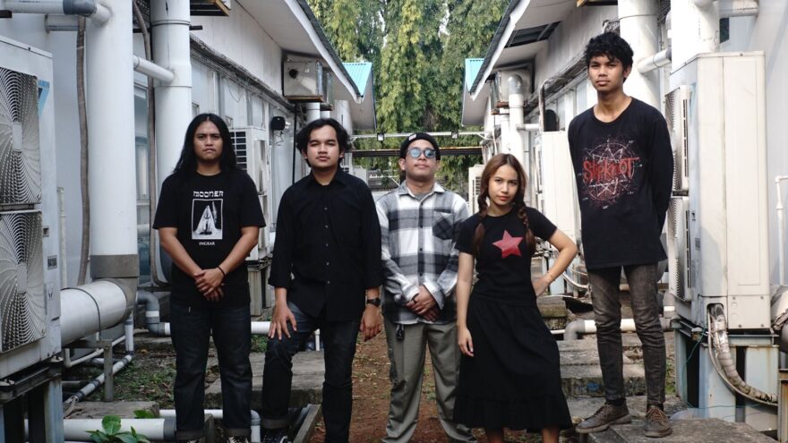 Chucklestone Merilis Single Perdana,  “Out Of Control”