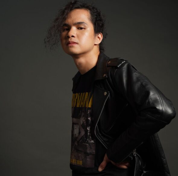 Dul Jaelani Tuangkan Rasa Muak Akan Kepalsuan Melalui  Nomor Terbaru, “Tak Mau Gila”