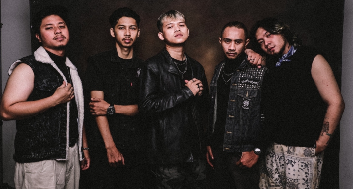 SKRNG lebih Eksperimental, lebih Agresif Lewat “Run Away”