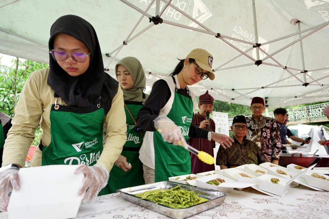 Marcella Zalianty dan Chef Amanda Duet Bareng Siapkan Ratusan Porsi Untuk Berbuka Bersama Dompet Dhuafa