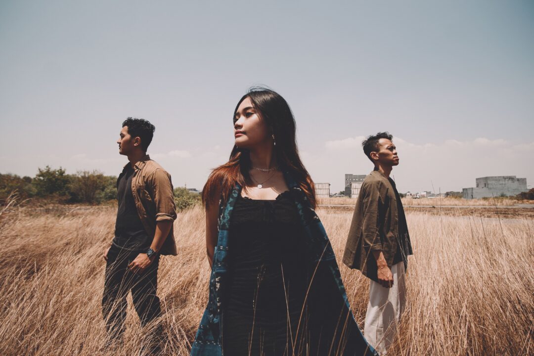 Matair Rayakan Proses Berpulang dan Menyembuhkan Rasa Sakit Lewat Debut EP ‘Menari’