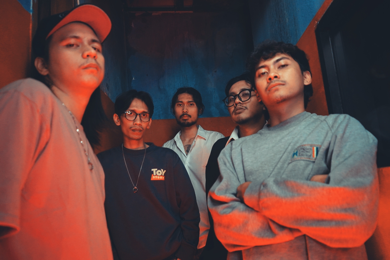 Khlorine Luapkan Emosi dalam bermusik, “Khlorine”