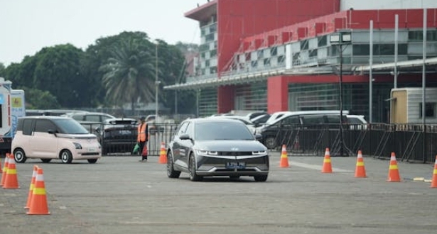 Rasakan Pengalaman Mengendarai Kendaraan Listrik Hingga Kegiatan Seru Bareng Keluarga di PEVS 2025 X Asiabike Jakarta