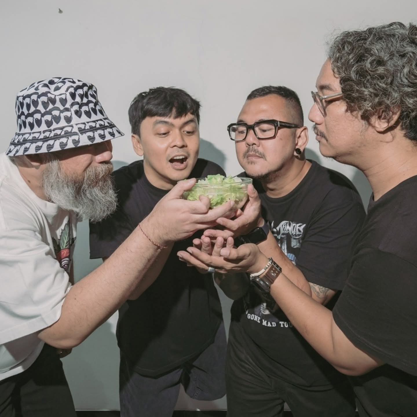 SALADKLAB Muncul ke Permukaan dengan E.P. Bertitle “No Wassap”