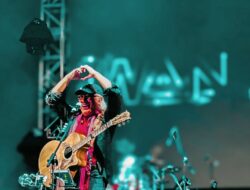 Malam Minggu Konser Iwan Fals “Gaung Merah seGALAnya” Pecahkan Pancoran