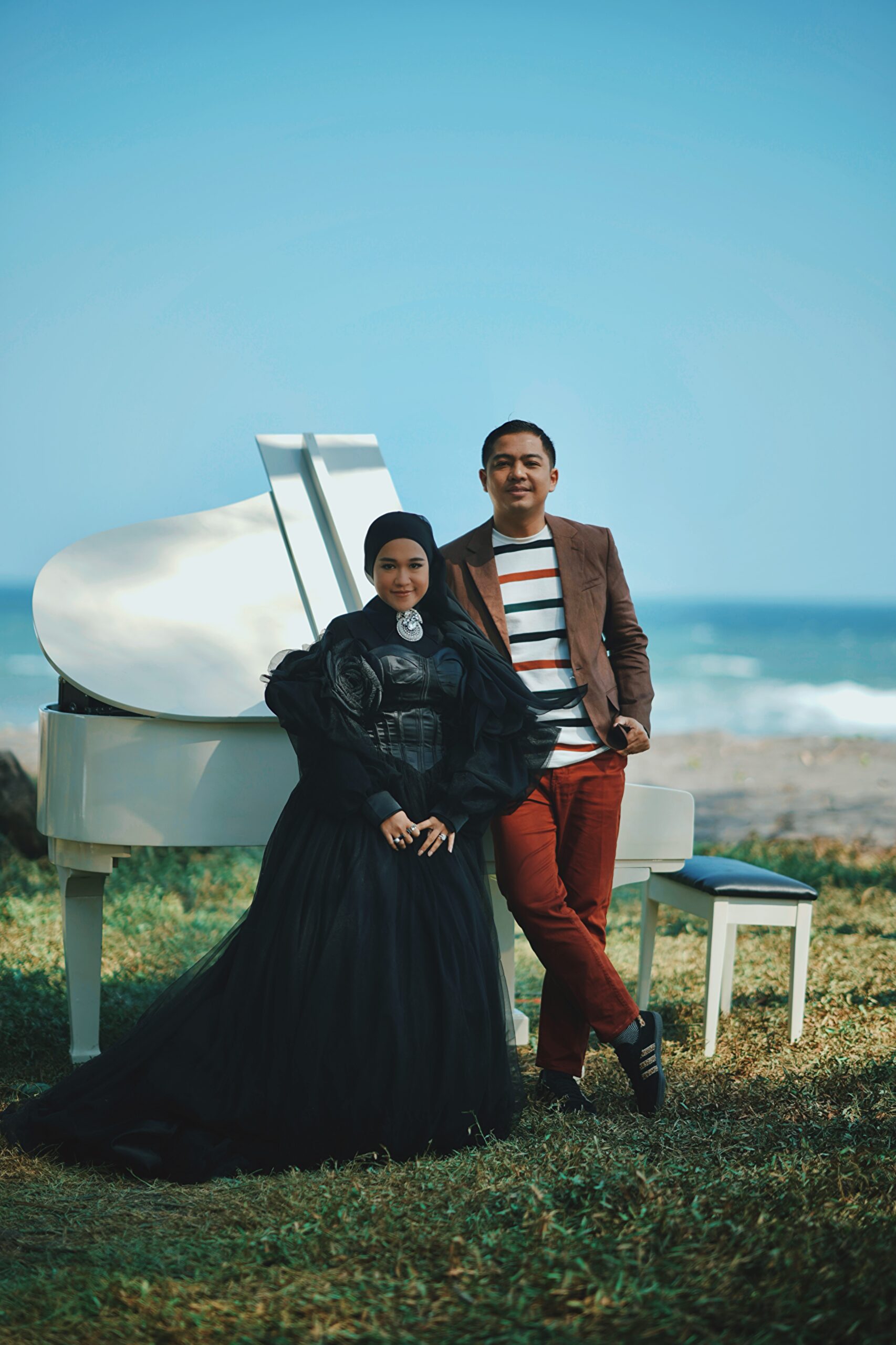 Lagu “Masing Masing” Ernie Zakri & Ade Govinda Cetak Sejarah! Tembus 200 Juta Streaming