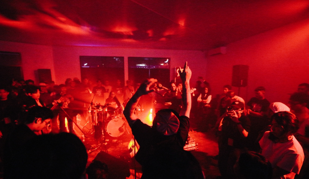 Det-Plag Lust Tuntaskan Tur Enam Kota dengan Panggung 360° yang Bikin Penonton Terhanyut!