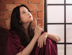Raissa Anggiani Rilis Album Penuh “Kepada, Yang Terhormat”