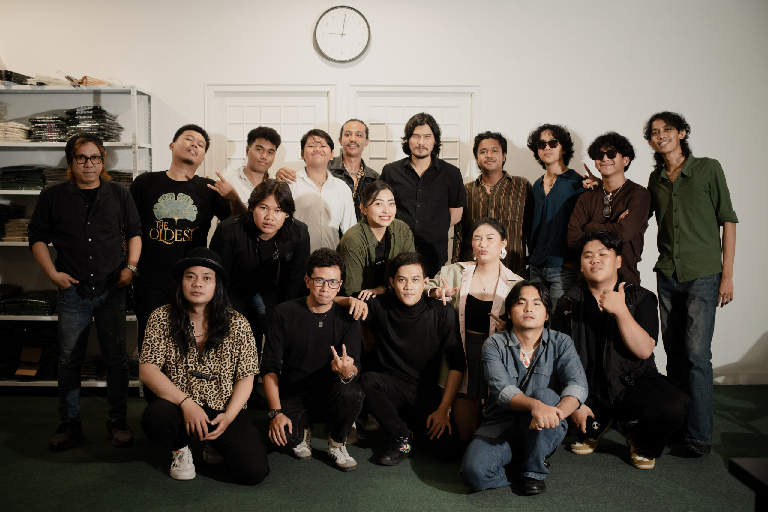 Malam Musik Penuh Energi di Diwaroeng Bintaro Sektor 9