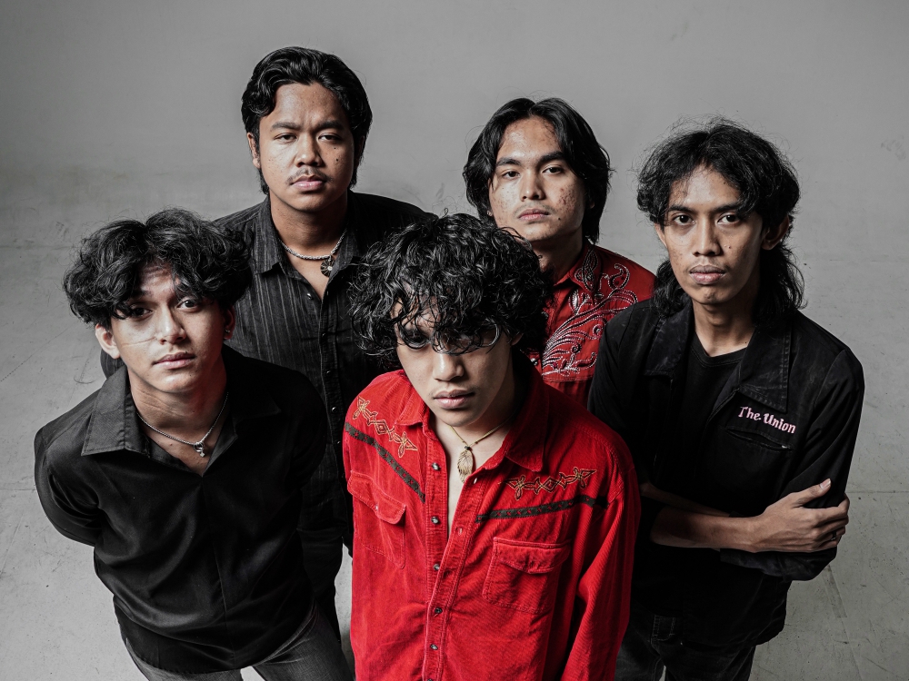 SIEMENTS Rilis EP “HOUSE OF VULTURES” — Ledakan Emosi Baru dari Rock Alternatif Indonesia