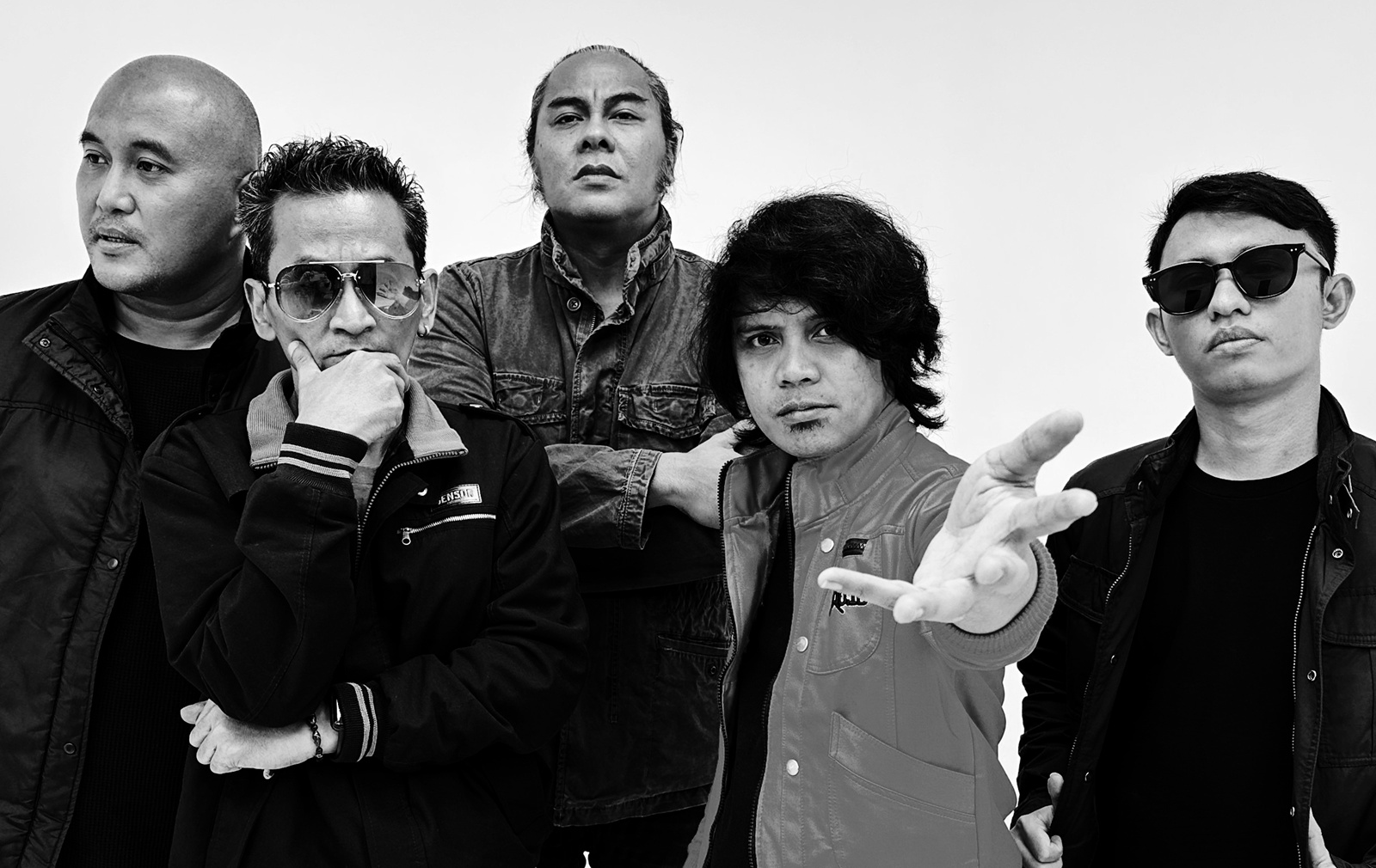 Rocker Kasarunk Rilis Single Baru “Aku Sedang Tak Percaya Diri” — Nostalgia Soft Rock 70-an dengan Sentuhan Kekinian