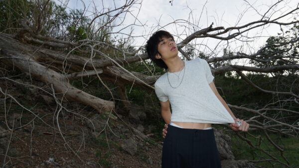 Perjalanan Tumbuh, Patah Hati, dan Kerentanan Manusia, Cerita Di Balik Album Baru dari Weda Mauve