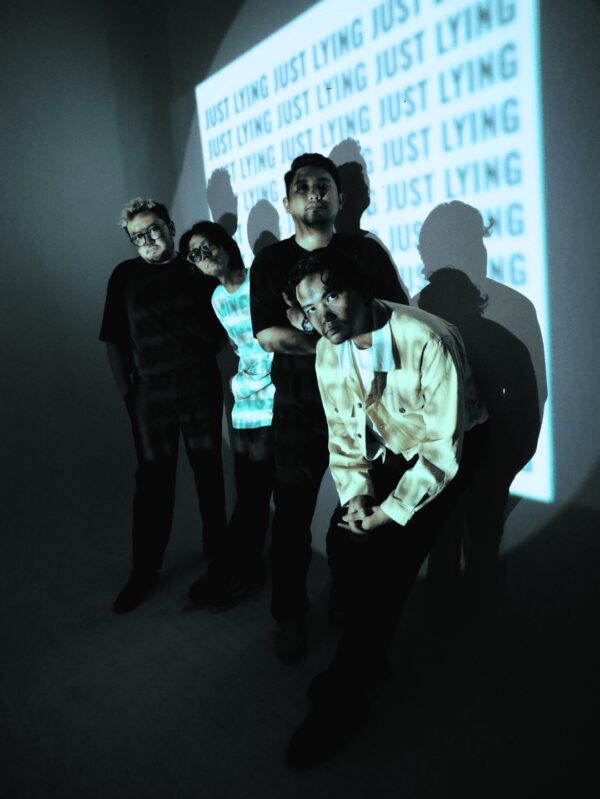 Weirdos Rilis Single “Just Lying”, Kolaborasi Emosional Bersama Mondblume