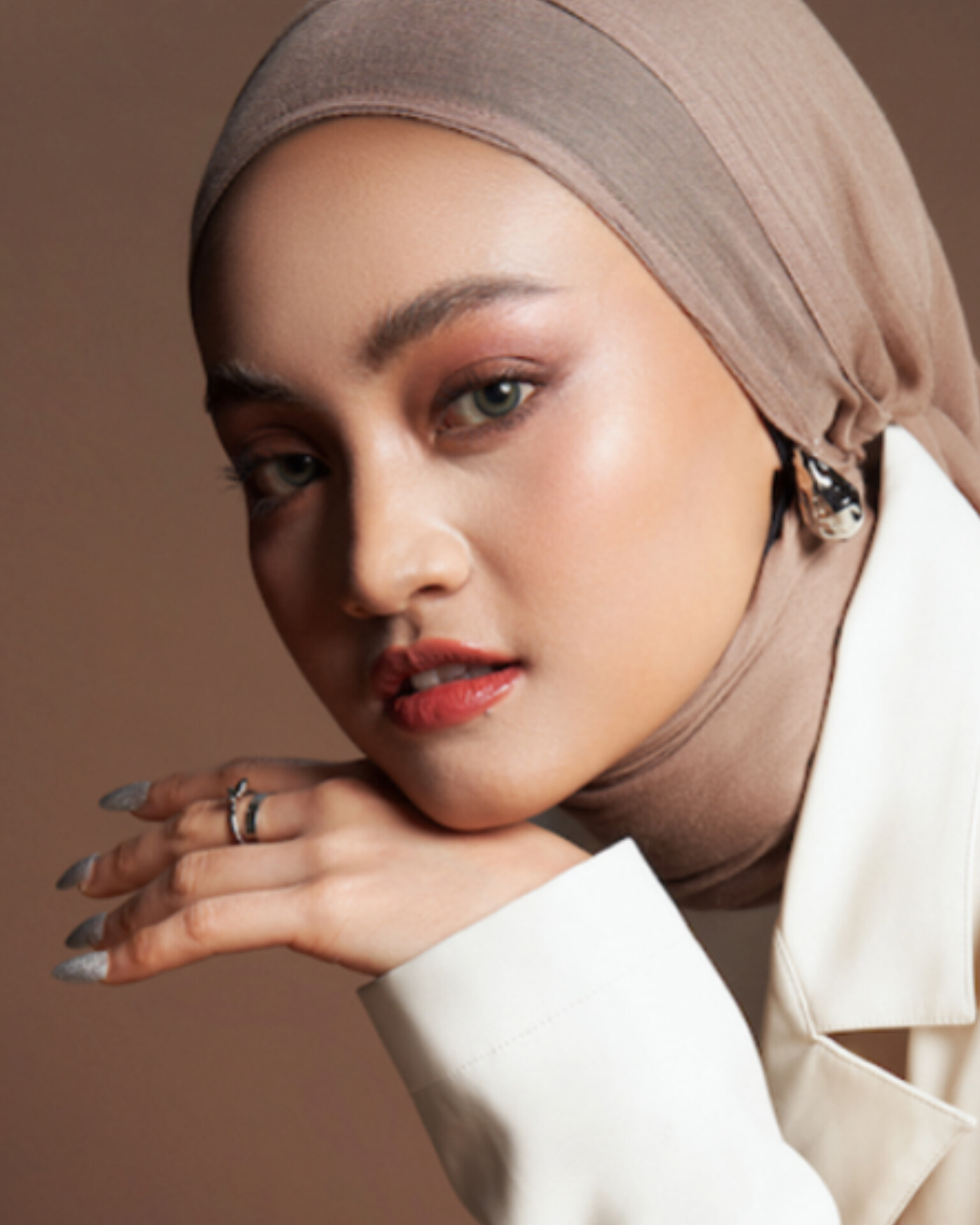 Eltasya Hadirkan Sisi Emosional Lewat Remake “Harus Terpisah”