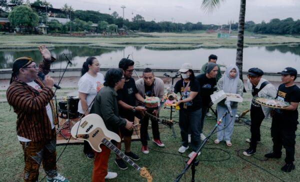 HUT ke-24, The Rain Gelar Piknik Akustik di TMII