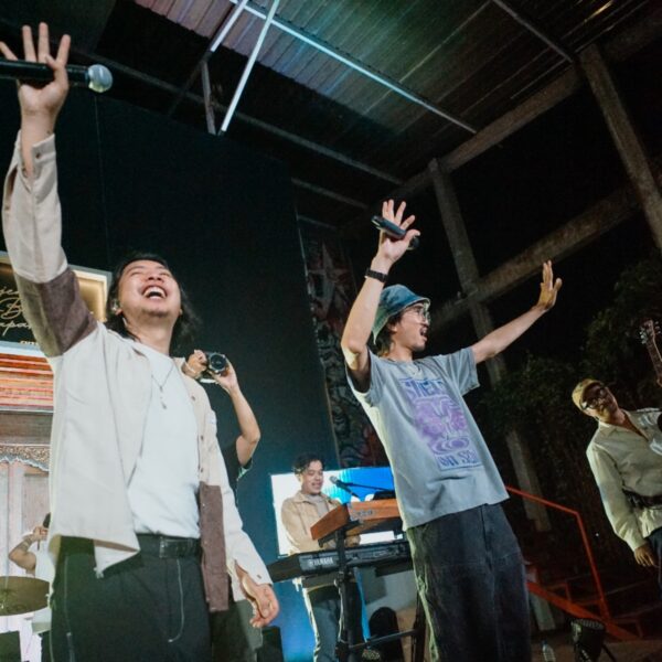 Beri Kejutan , Duta Sheila on 7 Hadir di Tur “Sejenak Bersama Bapak” Good Morning Everyone  di Yogyakarta