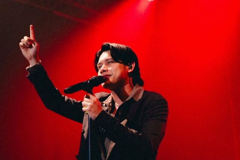 Rony Parulian Jadi Bintang Tamu Konser Bryan Adams di Jakarta, 3 Februari 2026