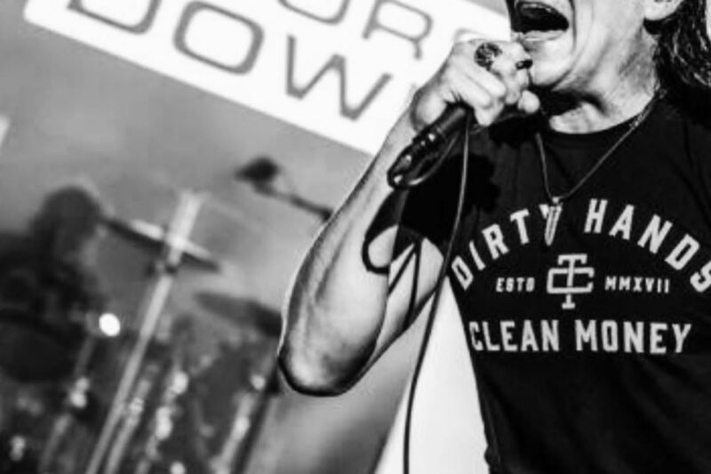 Brad Arnold Meninggal Dunia, Vokalis 3 Doors Down Tutup Usia 47 Tahun Usai Lawan Kanker Stadium 4