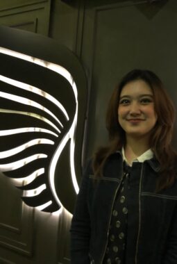 Alika Shafira Eksplorasi Karakter Musik Lewat EP Tujuh Lagu, dari Patah Hati hingga Jatuh Cinta